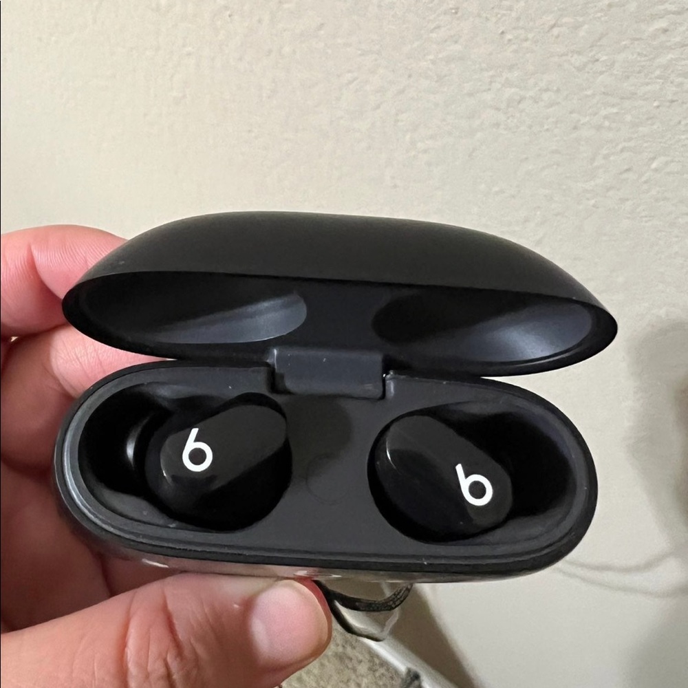 Beats wireless headphones
